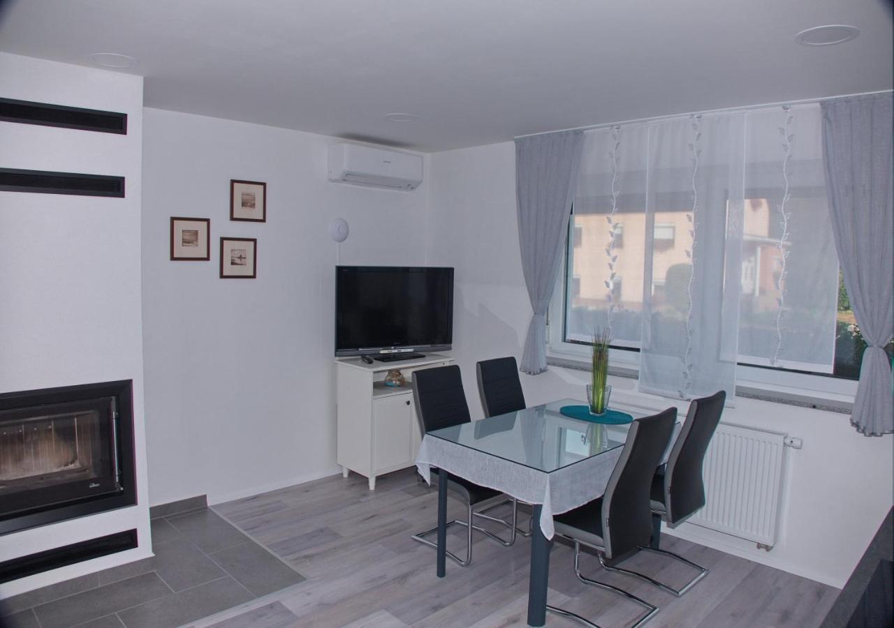 Apartmaji Anita Begunje pri Cerknici ภายนอก รูปภาพ