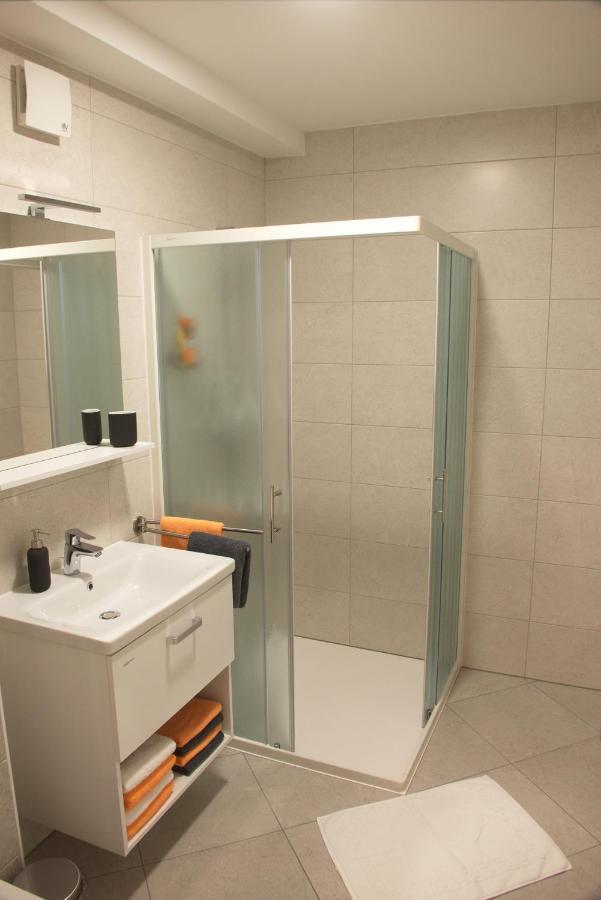 Apartmaji Anita Begunje pri Cerknici ภายนอก รูปภาพ