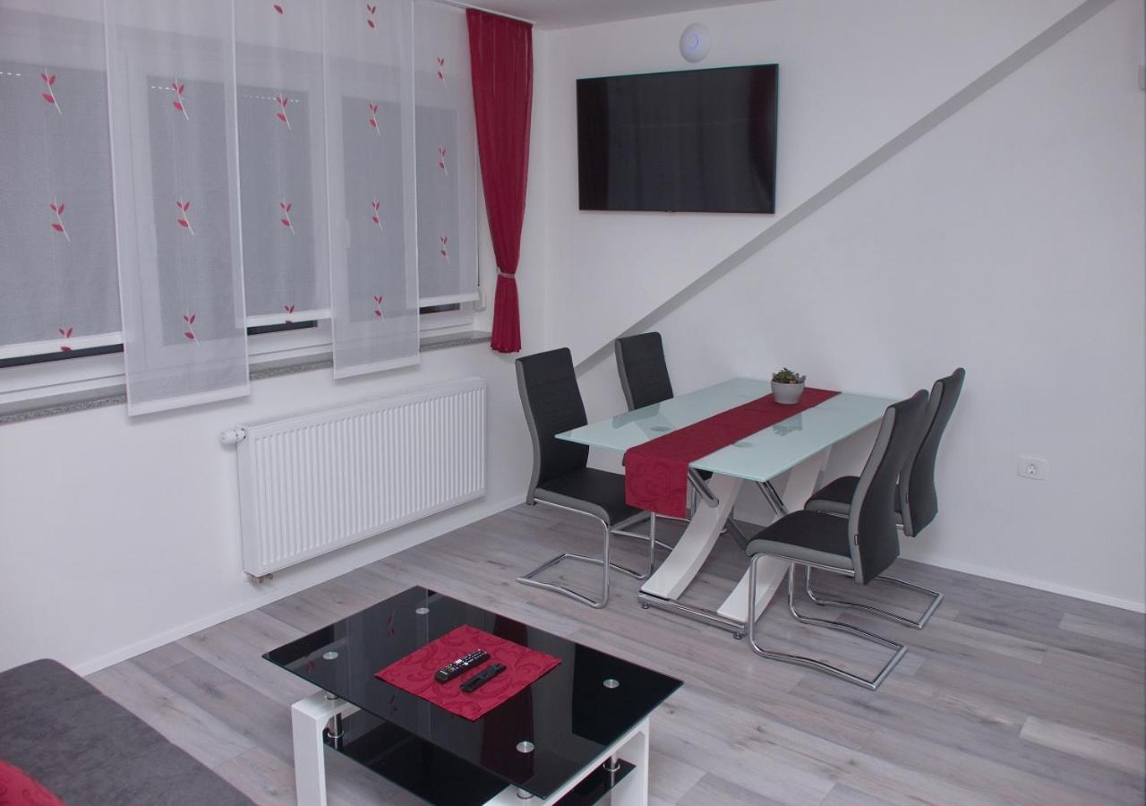 Apartmaji Anita Begunje pri Cerknici ภายนอก รูปภาพ