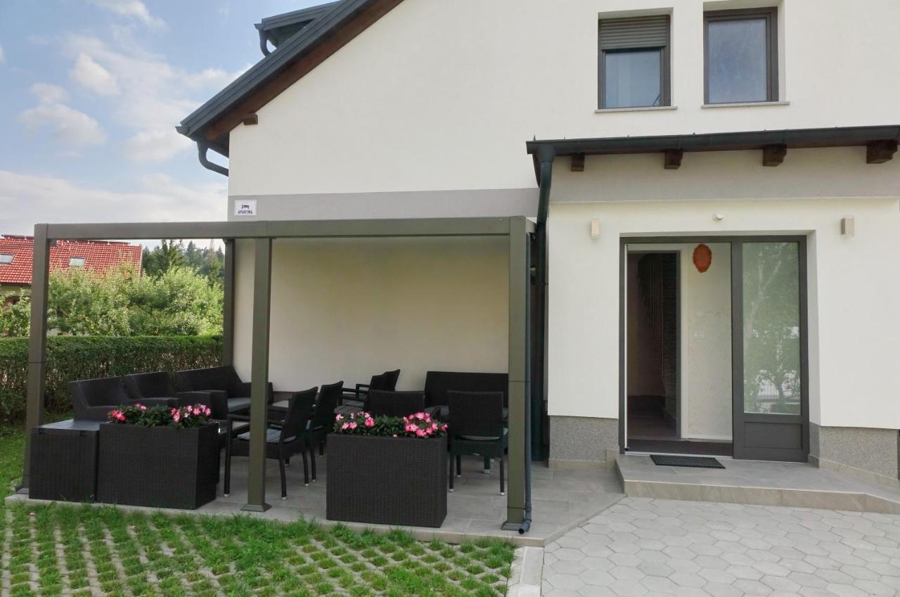 Apartmaji Anita Begunje pri Cerknici ภายนอก รูปภาพ