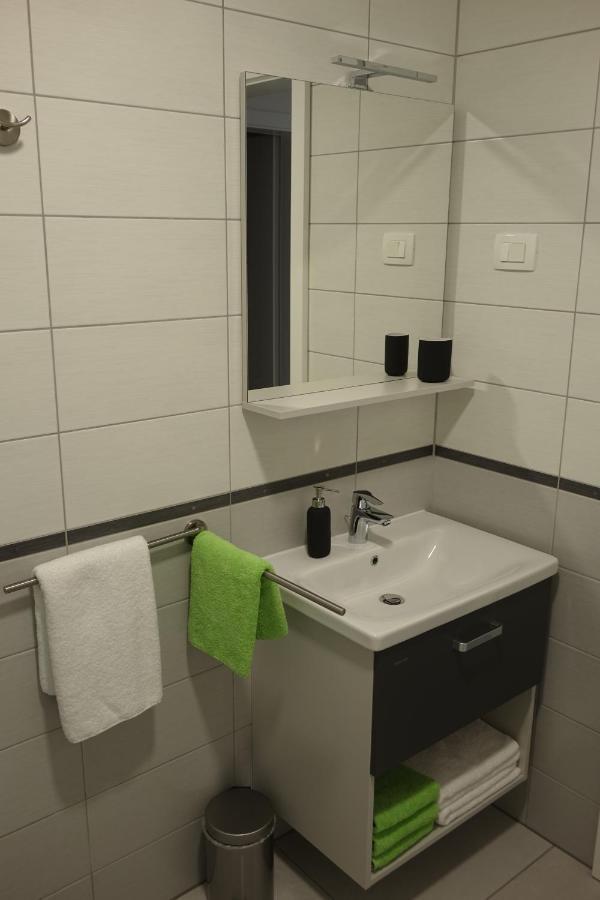 Apartmaji Anita Begunje pri Cerknici ภายนอก รูปภาพ